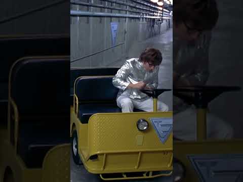 Austin Powers executes a flawless 12-point turn #shorts #WarnerArchive