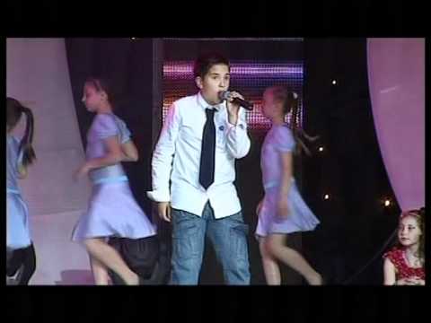 Djurdjevdanski festival 2010: Dominik Draguzet - S tobom je lako