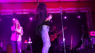 Backseat of a Greyhound Bus - Sara Evans - Fort Hall Casino - Sept. 29, 2018
