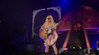 Kesha - "Bastards" (Live)