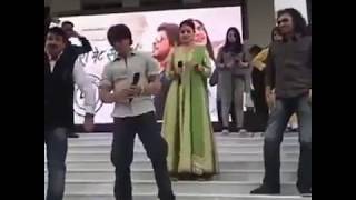 Shahrukh Khan dance on Jabra Fan at Varanasi , voice of Manoj Tiwari for promotions of #JHMS