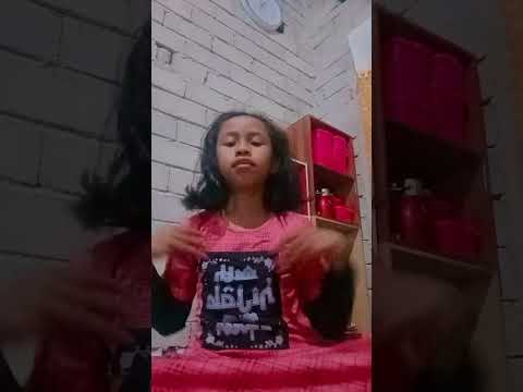 astaghfirullah Al azim aku lupa kita gak boleh tiktokan guna tangan macamni 🤟nanti ada setan