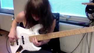 Mai Agan playing Allan Holdsworth - Panic station (bass solo cover)