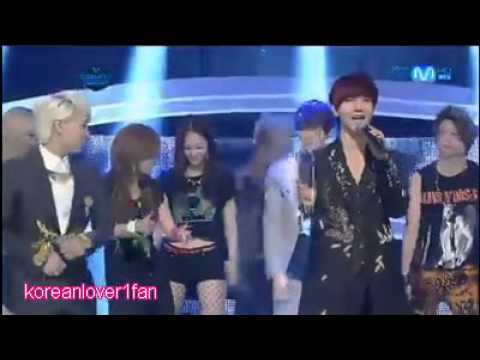 120712 AMBER&SUPER JUNIOR DANCE+HUG WITH KANGIN!