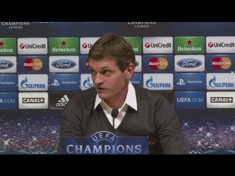 Barcelona sweat over Messi knee injury