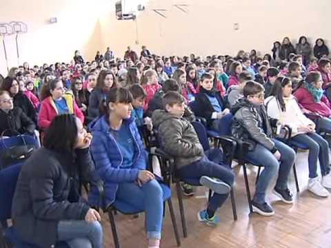 Canicattì, alla Rapisardi incontro degli alunni con Don Aniello Manganello