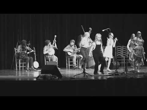 Hillary Klug, Thomas Maupin & Daniel Rothwell on banjo & vocals