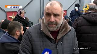 «Ես կպոկեմ նրա պագոնները».հրամանատարից դժգոհ անհետ կորածների ծնողները շարունակում են նստացույցը