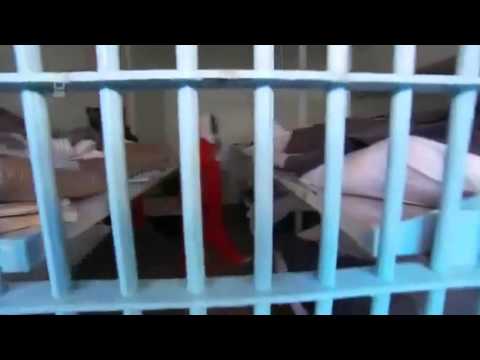 DOKU Die härtesten Gefängnis Wärterinnen in den USA   2013 german deutsch360p H 264 AAC