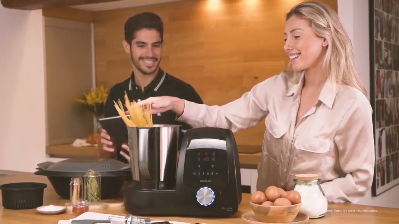 Кухонний комбайн-робот (термомікс) Cecotec Mambo 10070 video preview