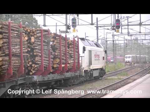 T68 901 in Gävle, with freight train