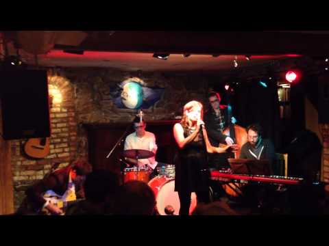 Overflowing by Kristin Lindell live at C'est What