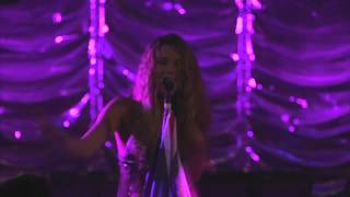 Joss Stone - &quot;Stoned Out Of My Mind&quot; the funny moment of the wardrobe malfunction @ Under The Bridge