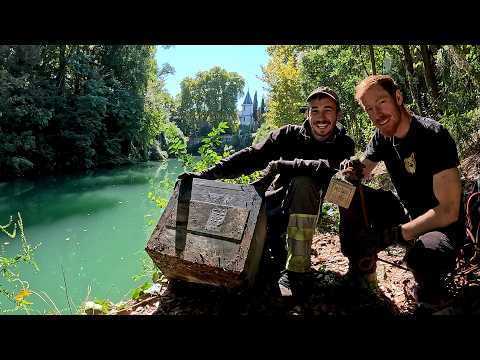 We find a safe in the river! What loot is inside?