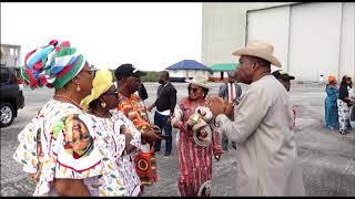 Aisha Buhari Received by Mrs. Martha Udom Emmanuel at Victor Attah Int'l Airport amidst APC gimmicks
