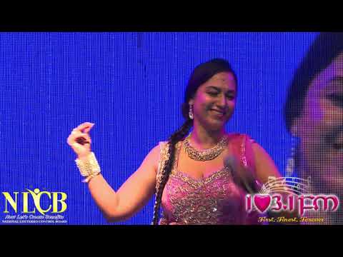 Dheere Dheere Se - Kavita Maharajh [Live]