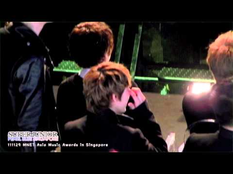 [Fancam] 111129 MAMA SG - Kyuhyun focused - Congratulating Heogak & during thank you speech (cut)