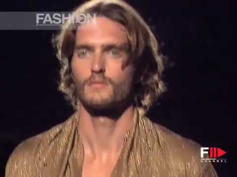 Fashion Show "Vivienne Westwood" Pret a Porter Men Spring Summer 2003 3 of 3