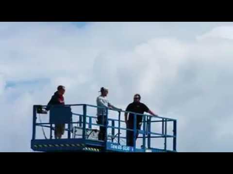 Guy drifting with no arms what a talent