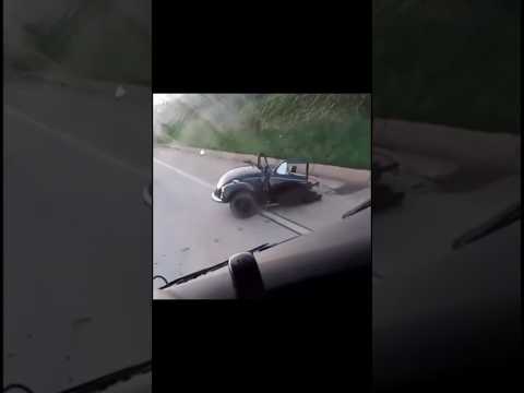 GRAVE ACIDENTE NA BR-280: Fusca fica praticamente partido ao meio em Clevelândia