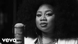 La&#39;Porsha Renae - The Christmas Song (1 Mic 1 Take/Live From Capitol Studios)