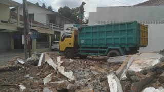 Bongkar rumah tua jogjakarta