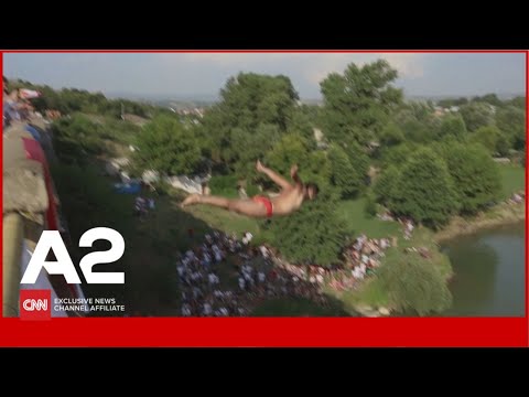 A do ta provonit? Guximtarët hidhen nga 20 metra lartësi nga ura në Kosovë