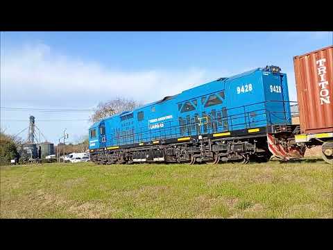 CRRC 9428 INGRESANDO A LA ESTACIÓN DESPUÉS DEL CAIDA DE LOS VAGONES #trenesargentinoscargas 