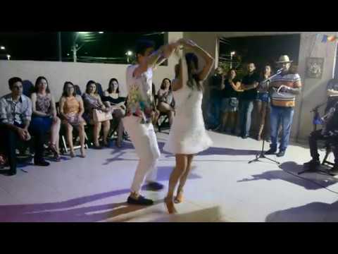 Improviso de Forró ao vivo com os professores Aurélio e Juliana