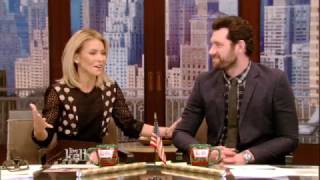 Kelly's Family Spends Thanksgiving with Neil Patrick Harris