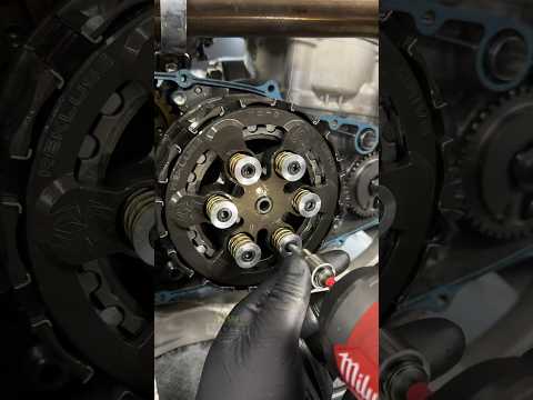 THIS IS NOT AN AUTO CLUTCH. This is the Rekluse standard clutch upgrade setup!