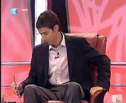 Joe Berardo e o mini-caixotinho - gato fedorento