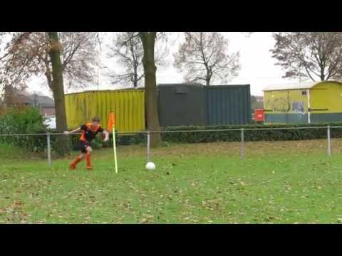 6. Walburgia is bij de hoekschoppen kopsterker