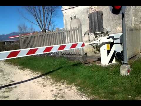 Passaggio a livello San Vincenzo (RI)// Level crossing
