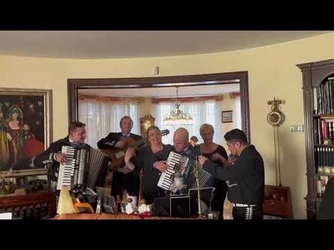 Videos from Mariachis en Valencia norteño