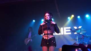 Allie X - Focus live at Fabrique Club São Paulo, Brasil