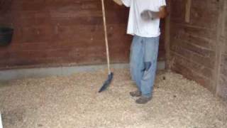 preview picture of video 'DiY - Cleaning Horse Stalls'