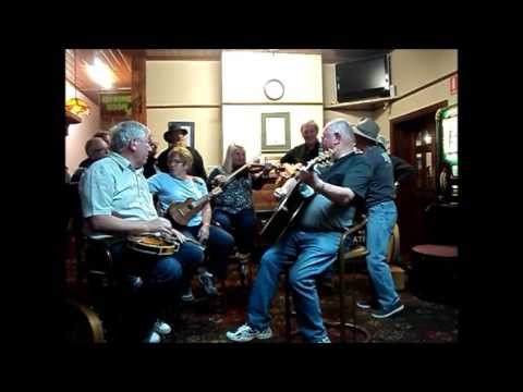 Frances Folk Gathering 2017 - Saturday night pub session (2) - El Condor Pasa