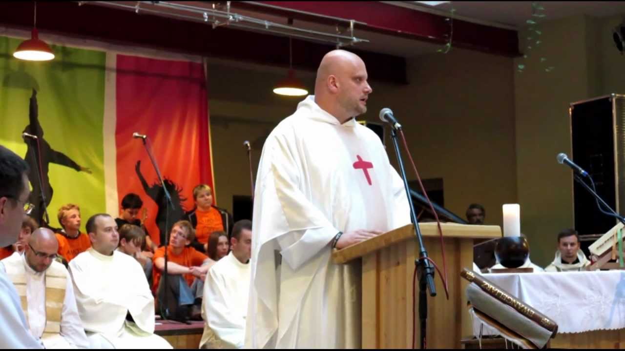 Kazanie o. Adama Szustaka podczas mszy na 12 Spotkaniu Młodzieży Pijarskiej - Kraków 2012