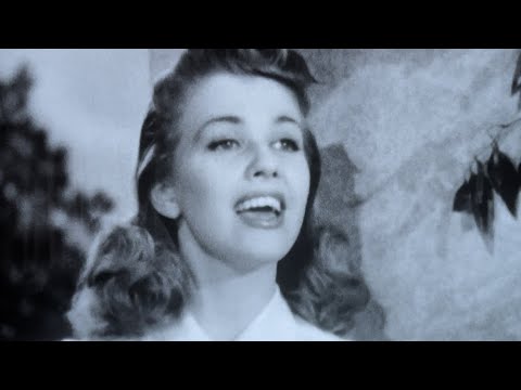 RARE Doris Day 16-Years-Old Singing With Les Brown’s Orchestra “My Lost Horizon” (1941)