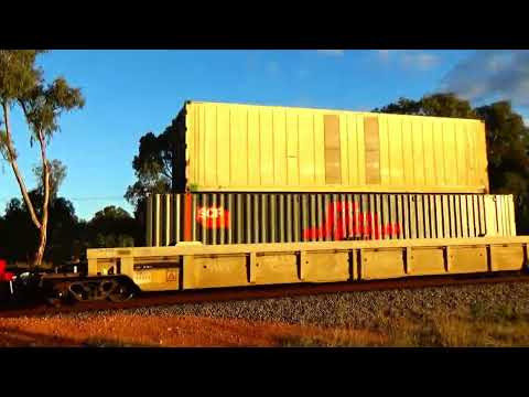 CSR 017 & SCT 015 head east to MELBOURNE.  With 5PM9 SCT Interstate Freighter. Friday 3/6/2022.