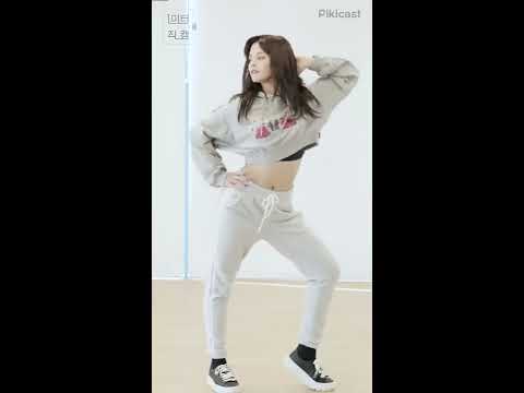 180314 CLC Sorn - BLACK DRESS @ PIKICAST '1meter camera'