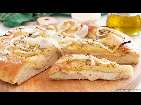 Focaccia ripiena con cipolla