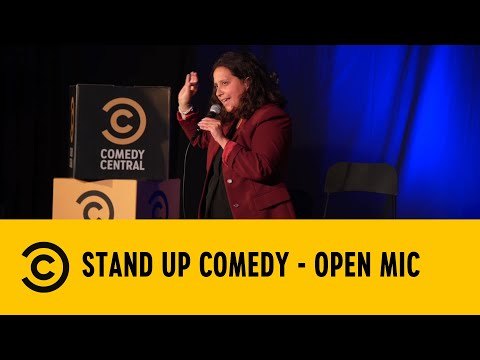 Tarocchi, cavalieri e incidenti - Maristella Losacco - Open Mic Tour - Molfetta - Comedy Central