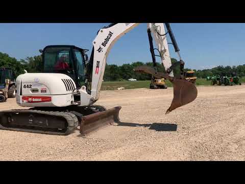 2007 BOBCAT 442 For Sale