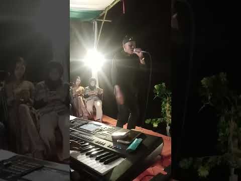 dia lelaki aku lelaki