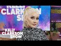 Christina Aguilera Kelly Explain How Their Kids Keep Them Humble The Kelly Clarkson Show