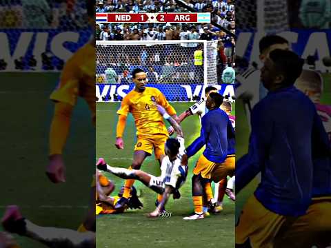 Van Dijk Vs Paredes 😈 | #football #argentina #netherlands #viral