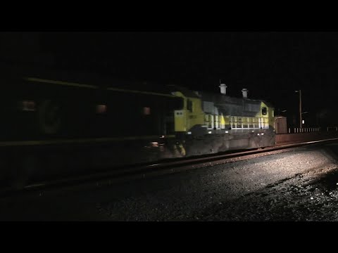 GML10-8037-8044-44202 with 51 hoppers on 7762V ex Birchip at Dunolly  17-06-20.   19.38.35.
