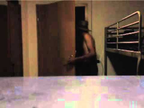 bitza din olanu face pe smecheru!!!